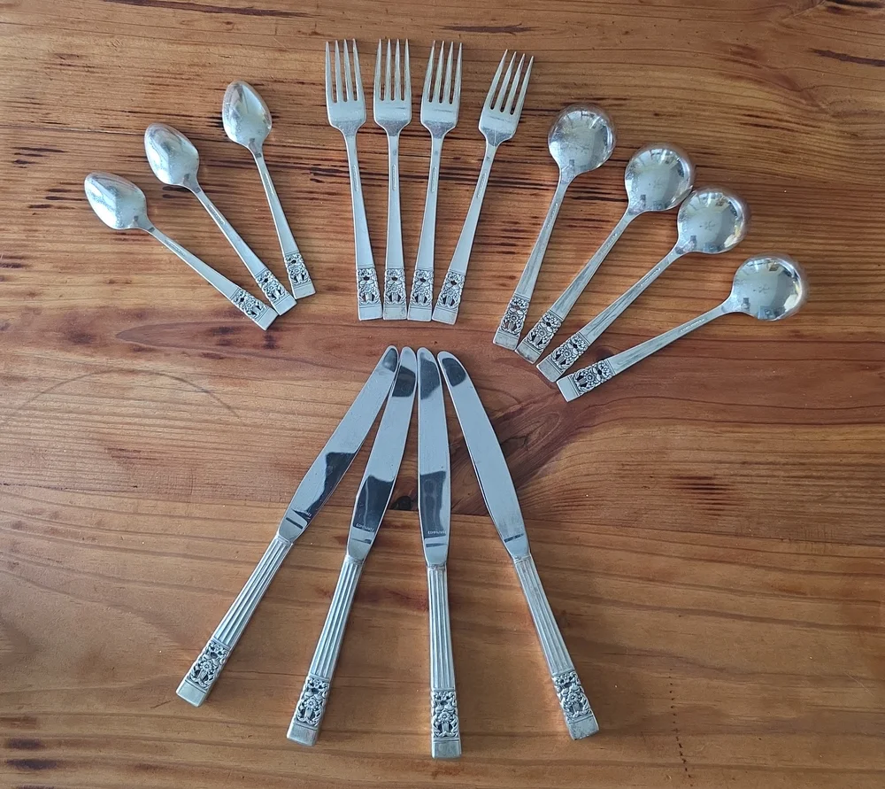 Ornate Handle silver plated Flatware Set - Silver